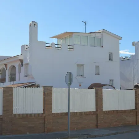 Sun & Beach Villa *